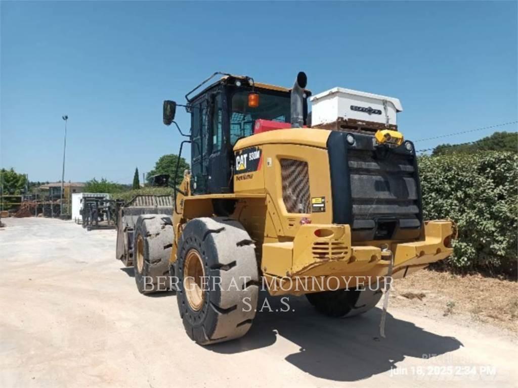 CAT 930M Rataslaadurid