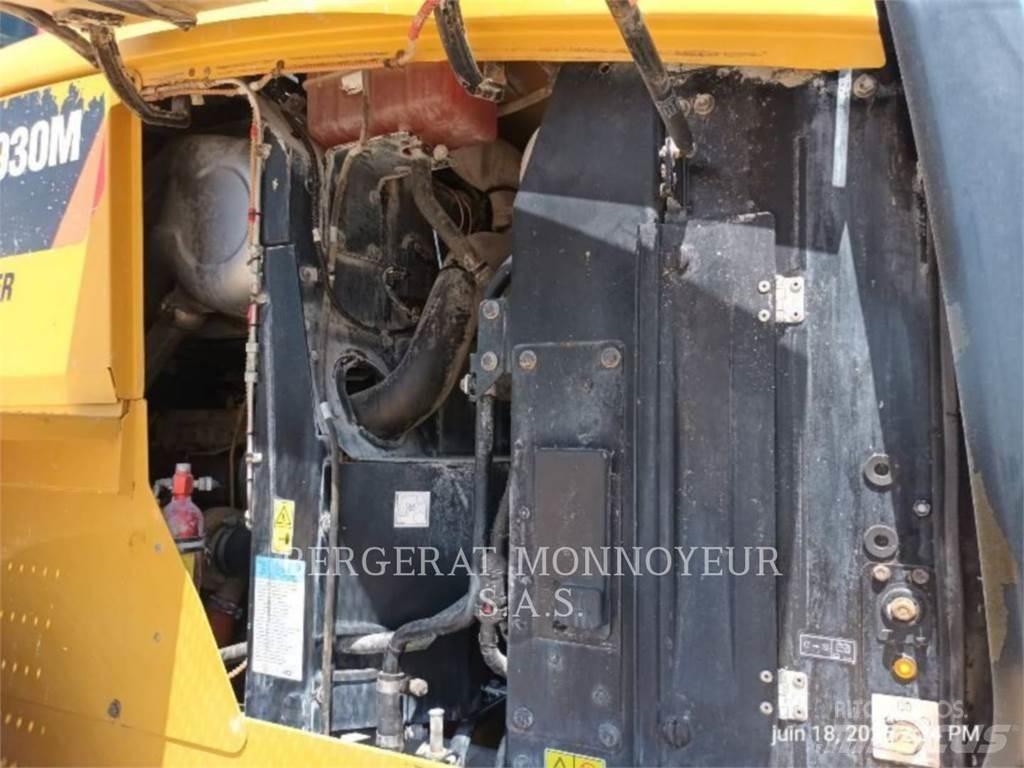 CAT 930M Rataslaadurid