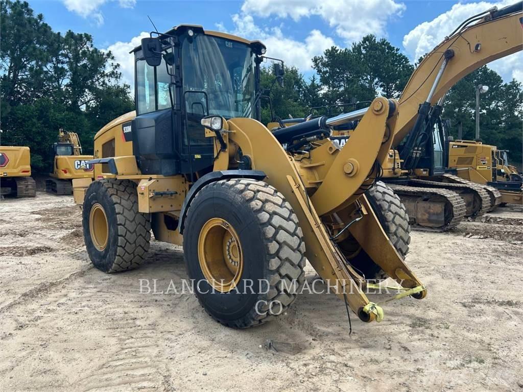 CAT 930M Rataslaadurid
