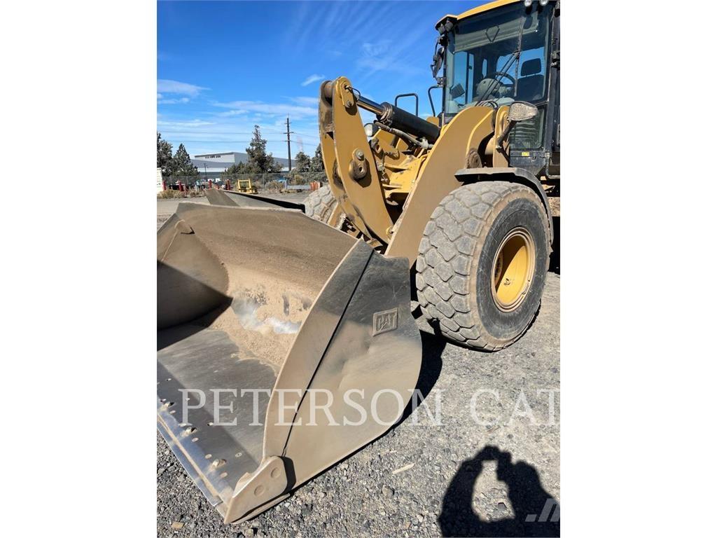 CAT 930M Rataslaadurid