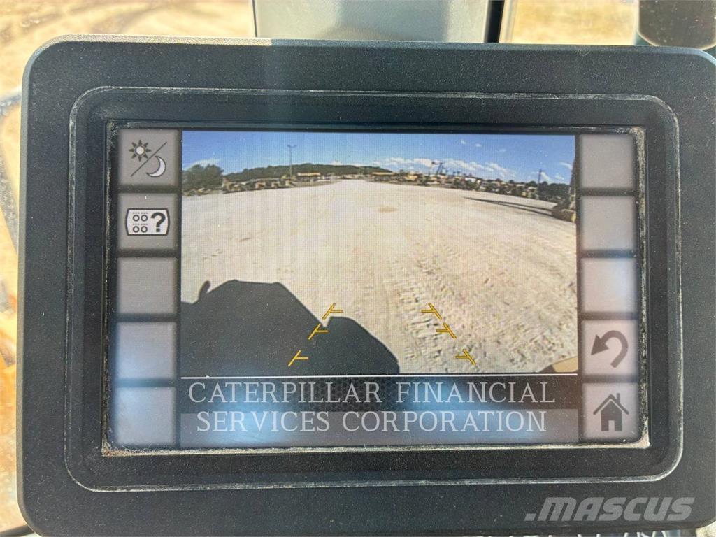 CAT 930M Rataslaadurid