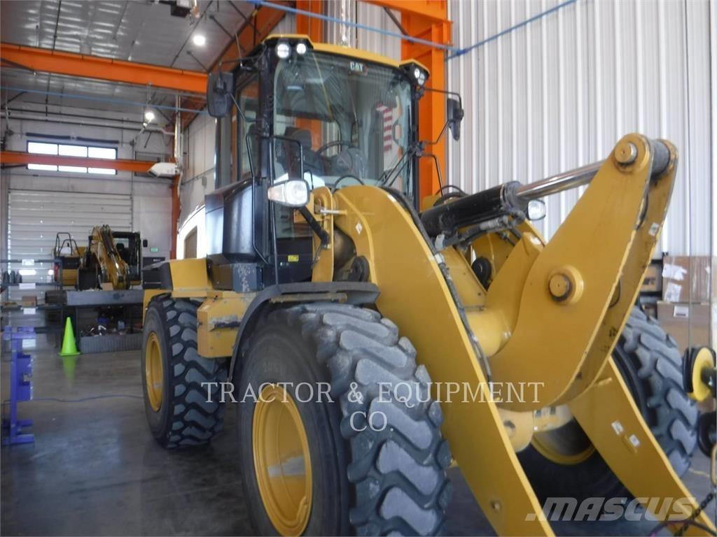 CAT 930M Rataslaadurid