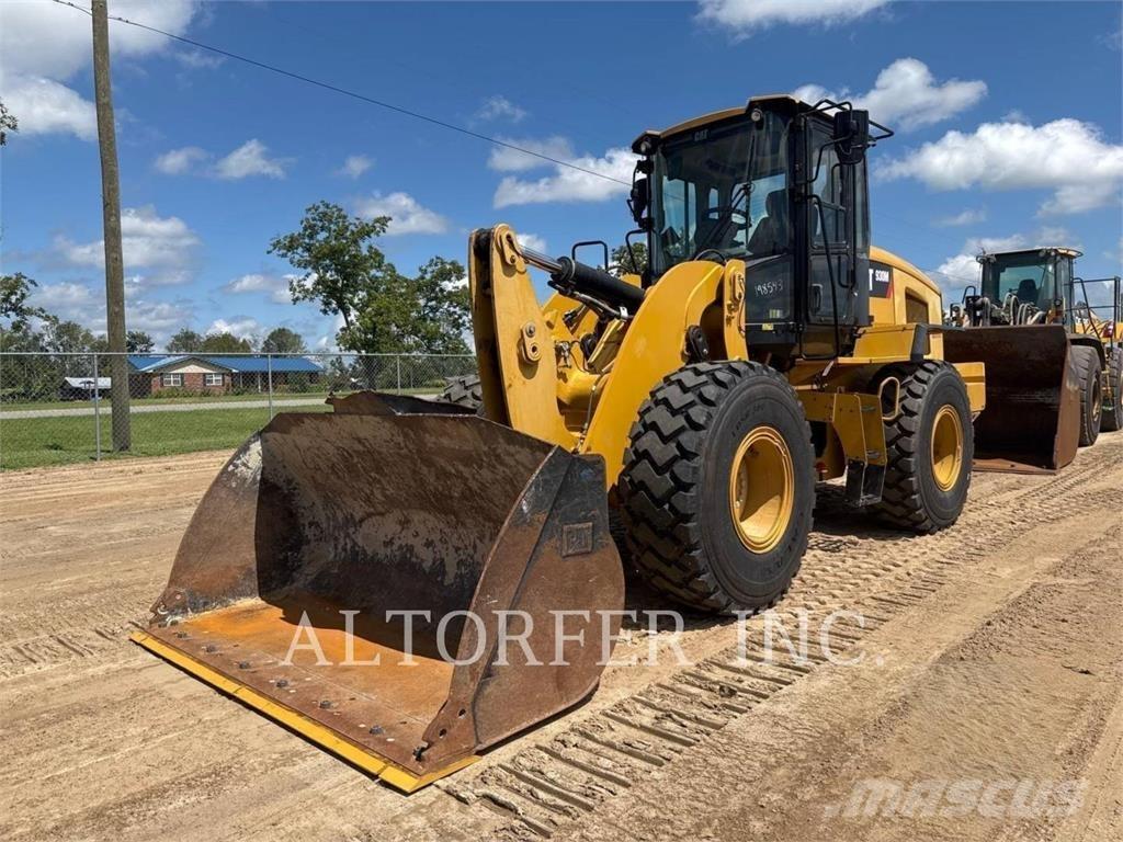 CAT 930M Rataslaadurid