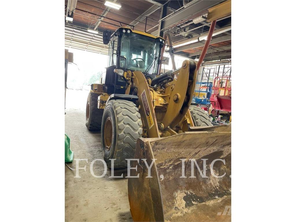 CAT 930M Rataslaadurid