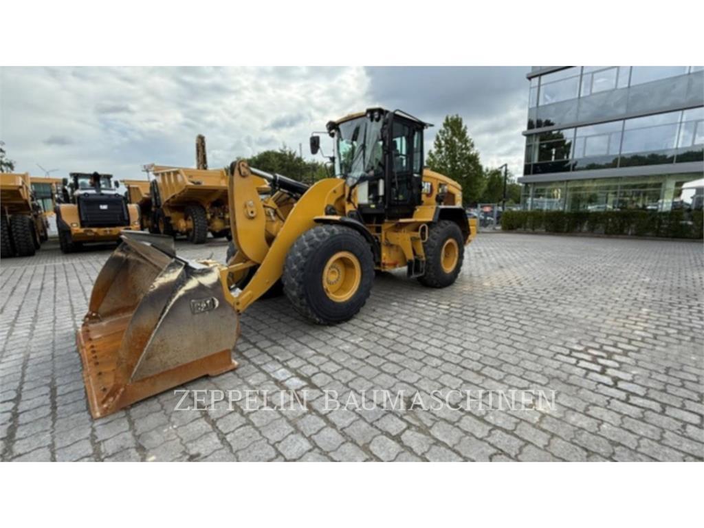 CAT 930M Rataslaadurid