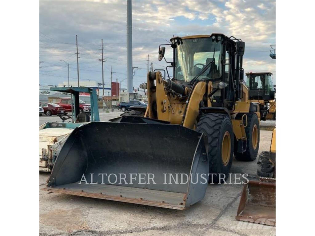 CAT 930M Rataslaadurid