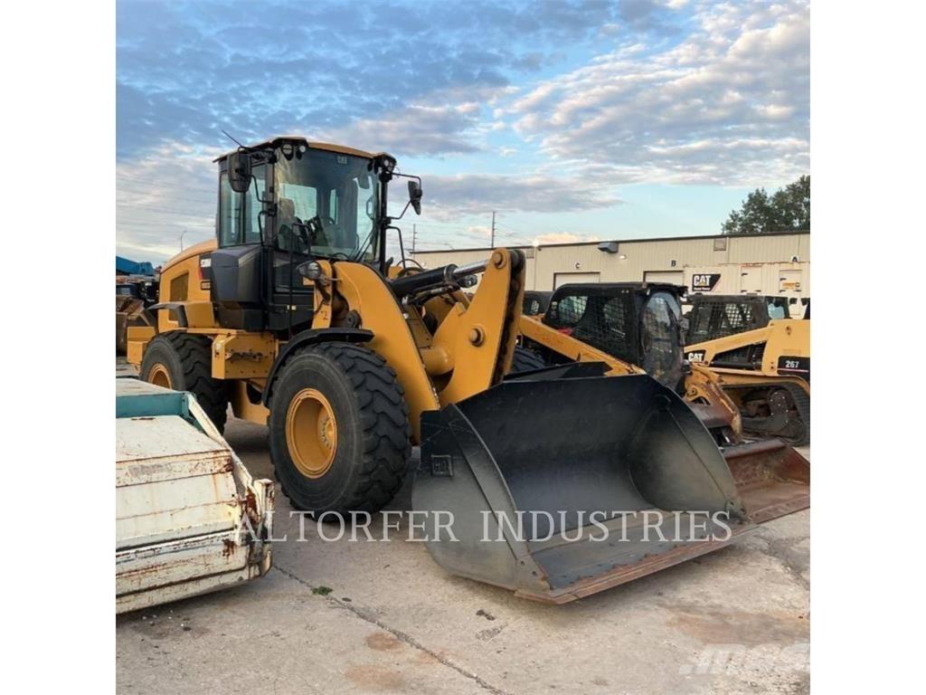 CAT 930M Rataslaadurid