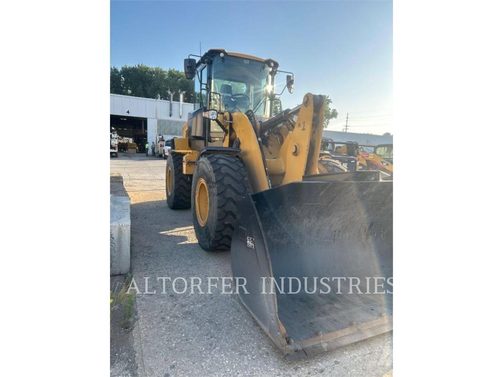 CAT 930M Rataslaadurid