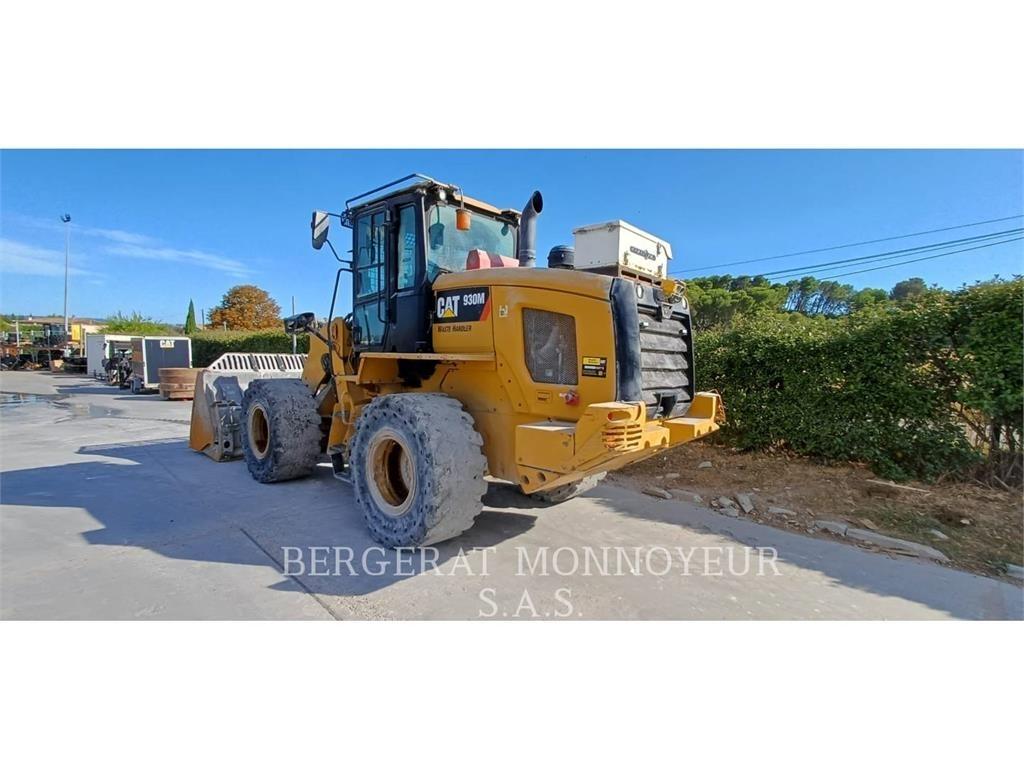 CAT 930M Rataslaadurid