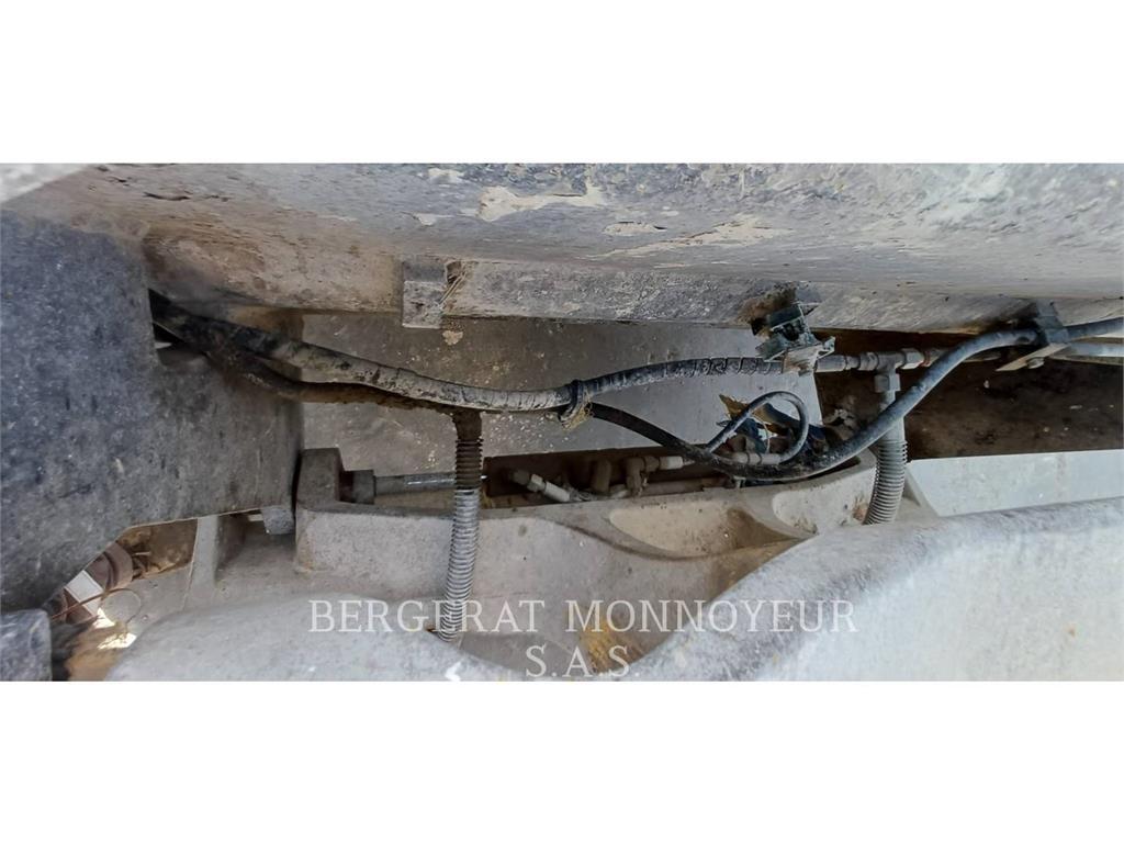 CAT 930M Rataslaadurid