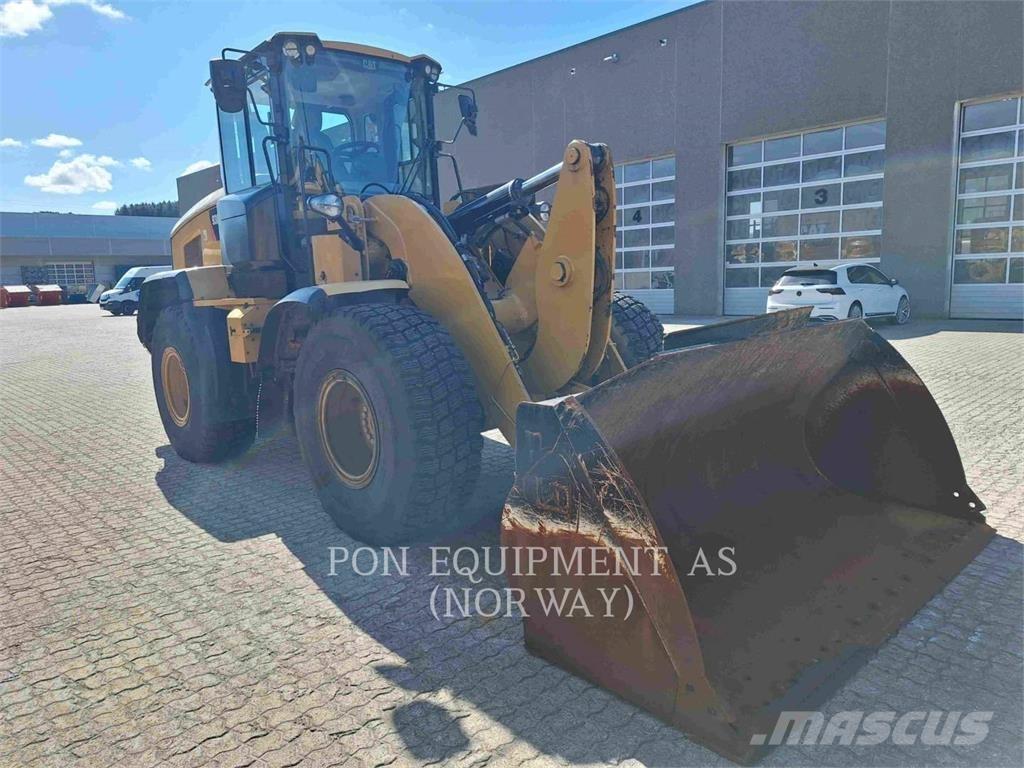 CAT 930M Rataslaadurid