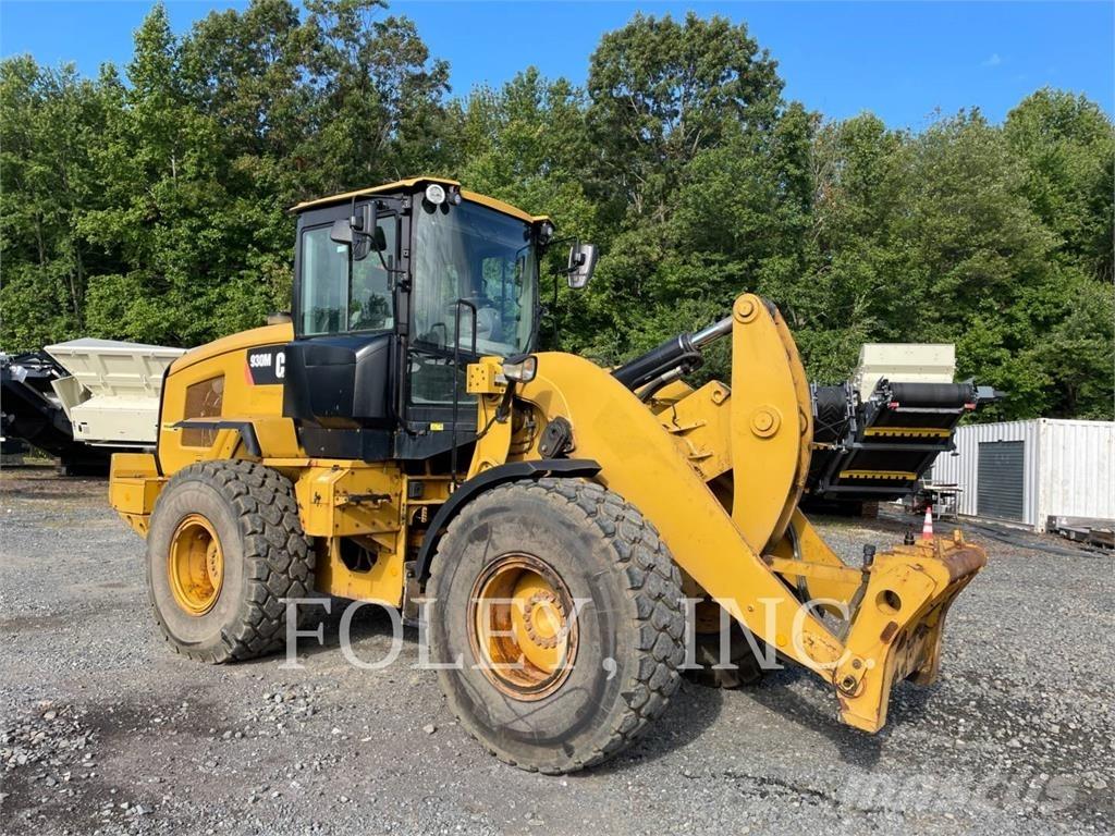 CAT 930M Rataslaadurid