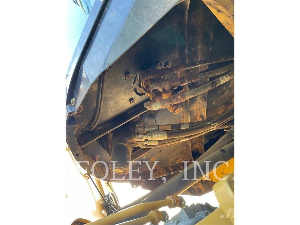 CAT 930M Rataslaadurid