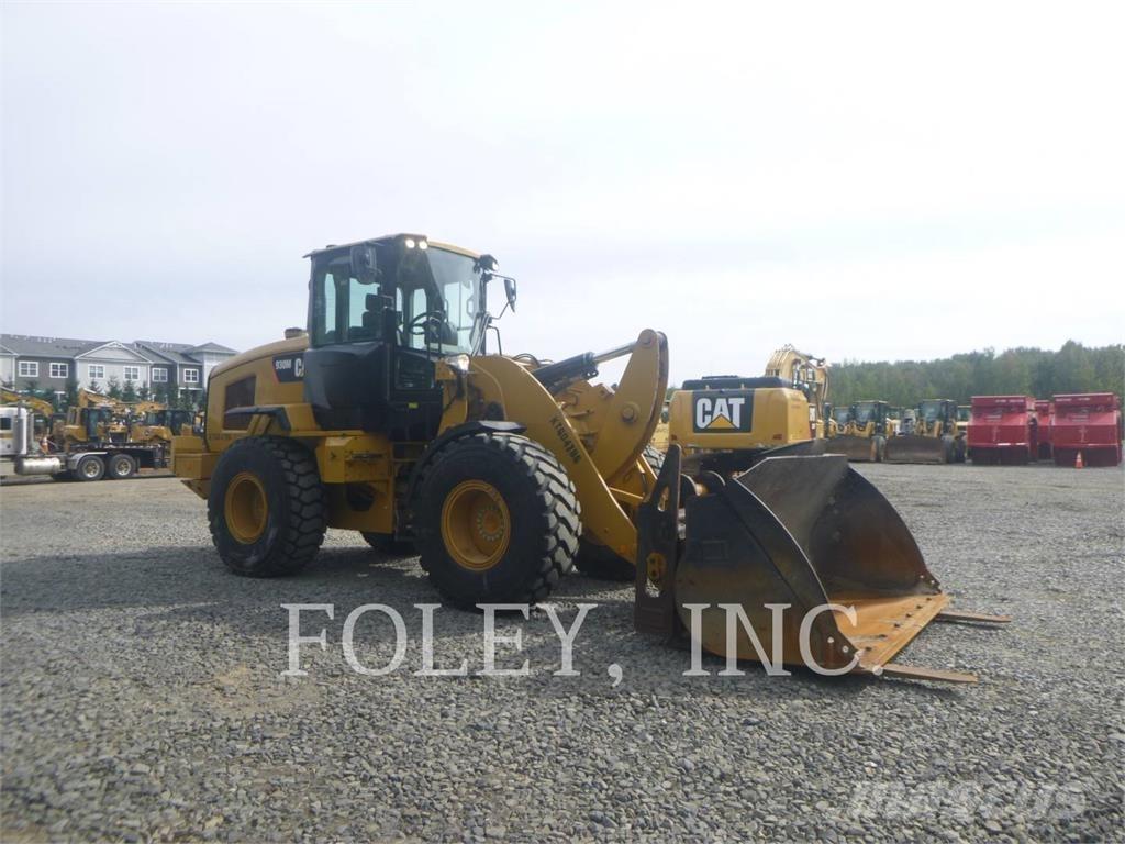 CAT 930M Rataslaadurid