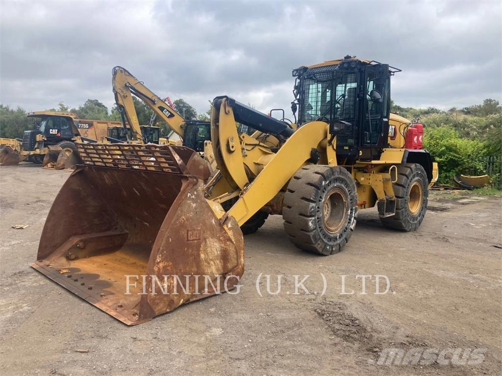 CAT 930M Rataslaadurid
