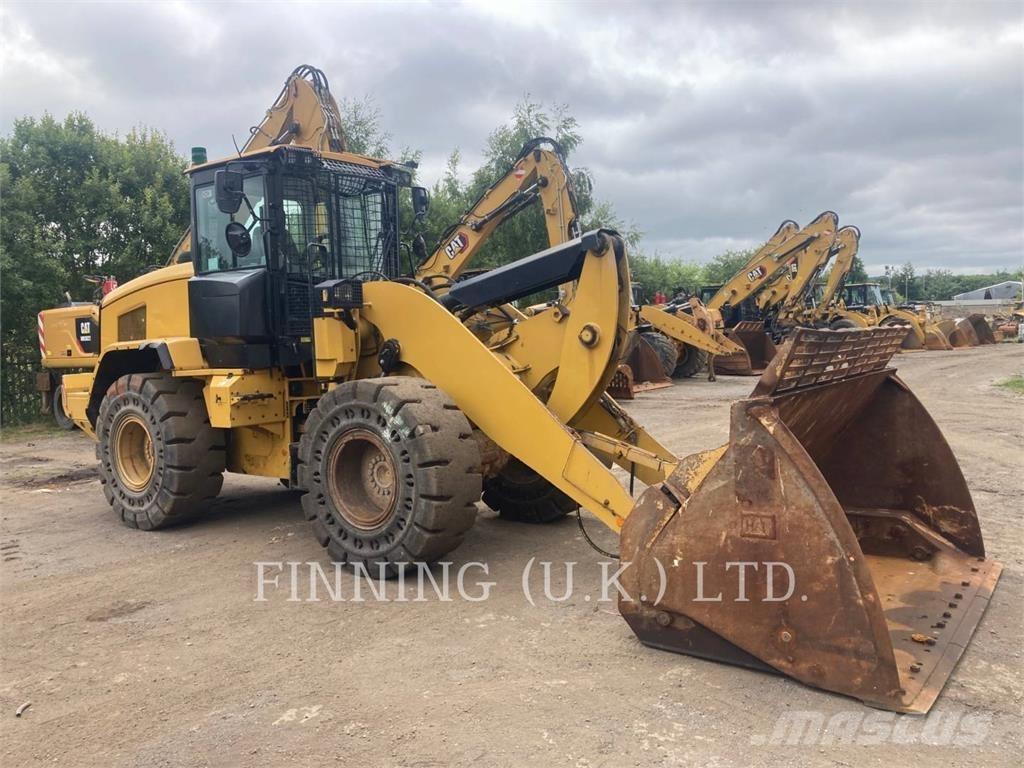 CAT 930M Rataslaadurid
