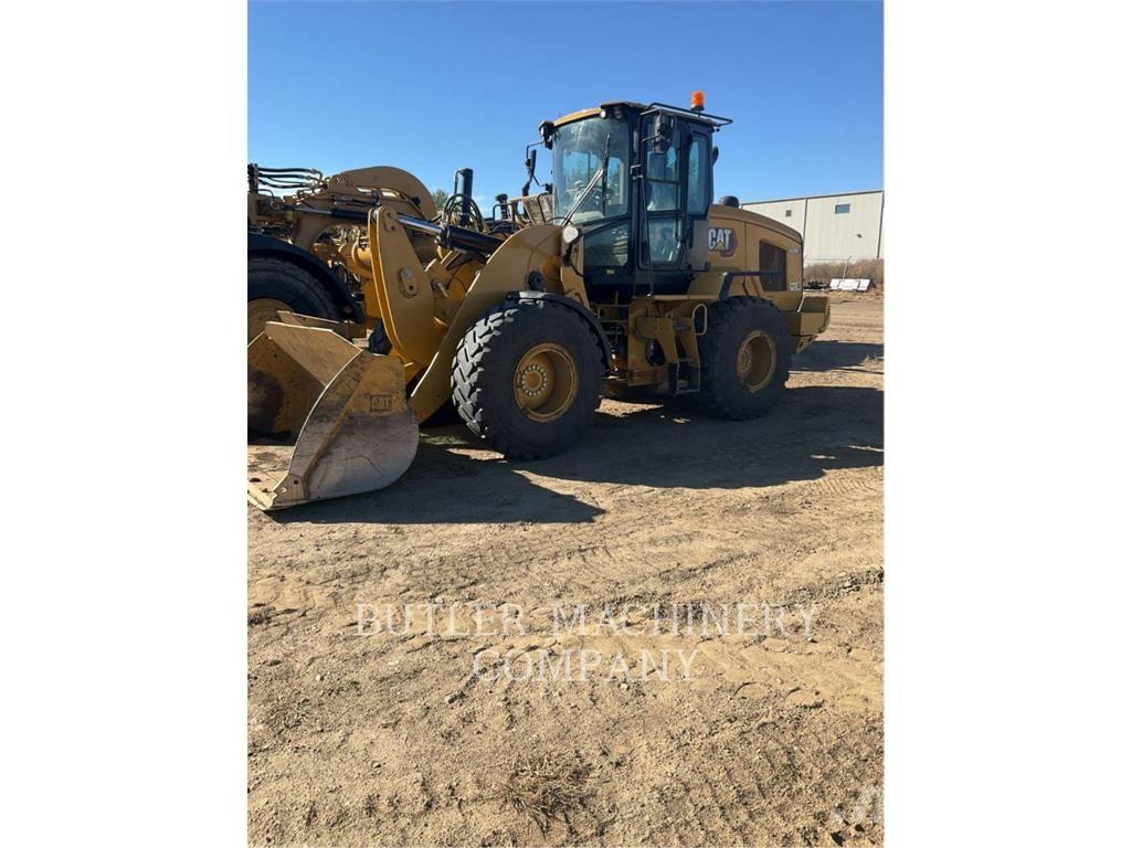 CAT 930M Rataslaadurid
