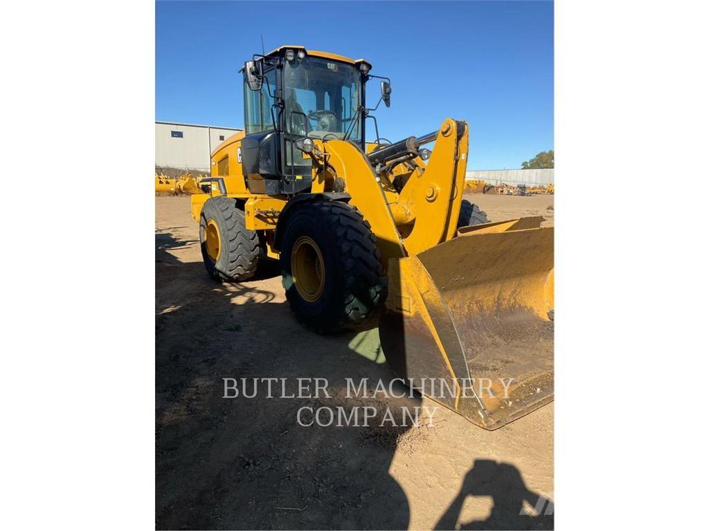 CAT 930M Rataslaadurid