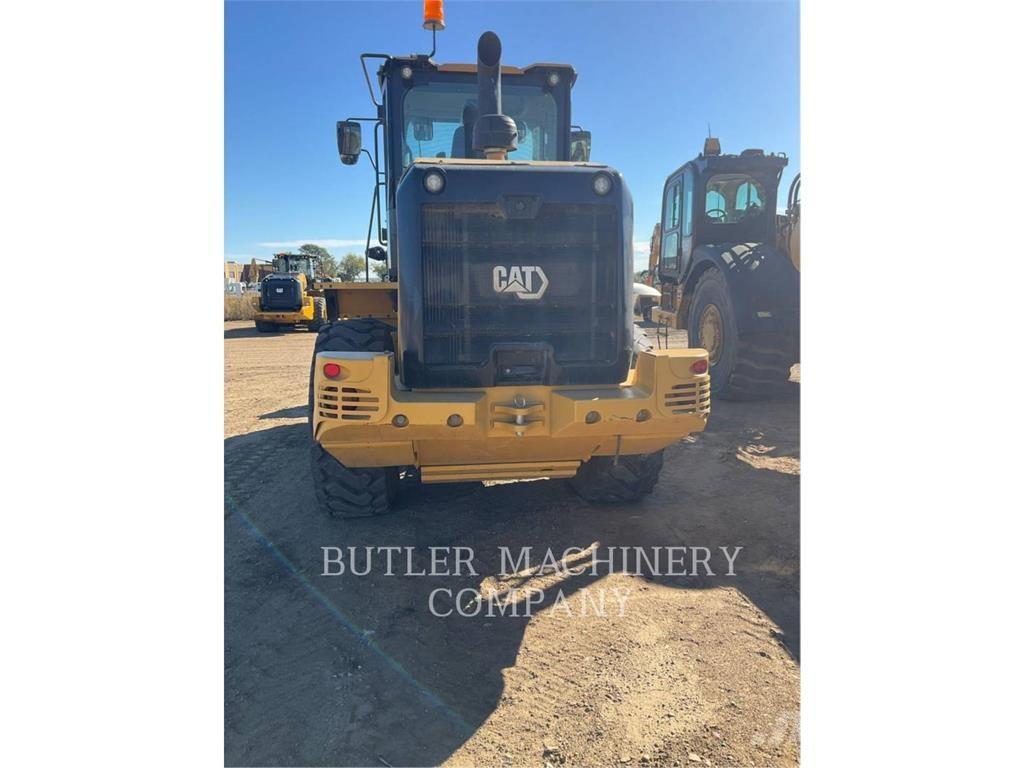 CAT 930M Rataslaadurid