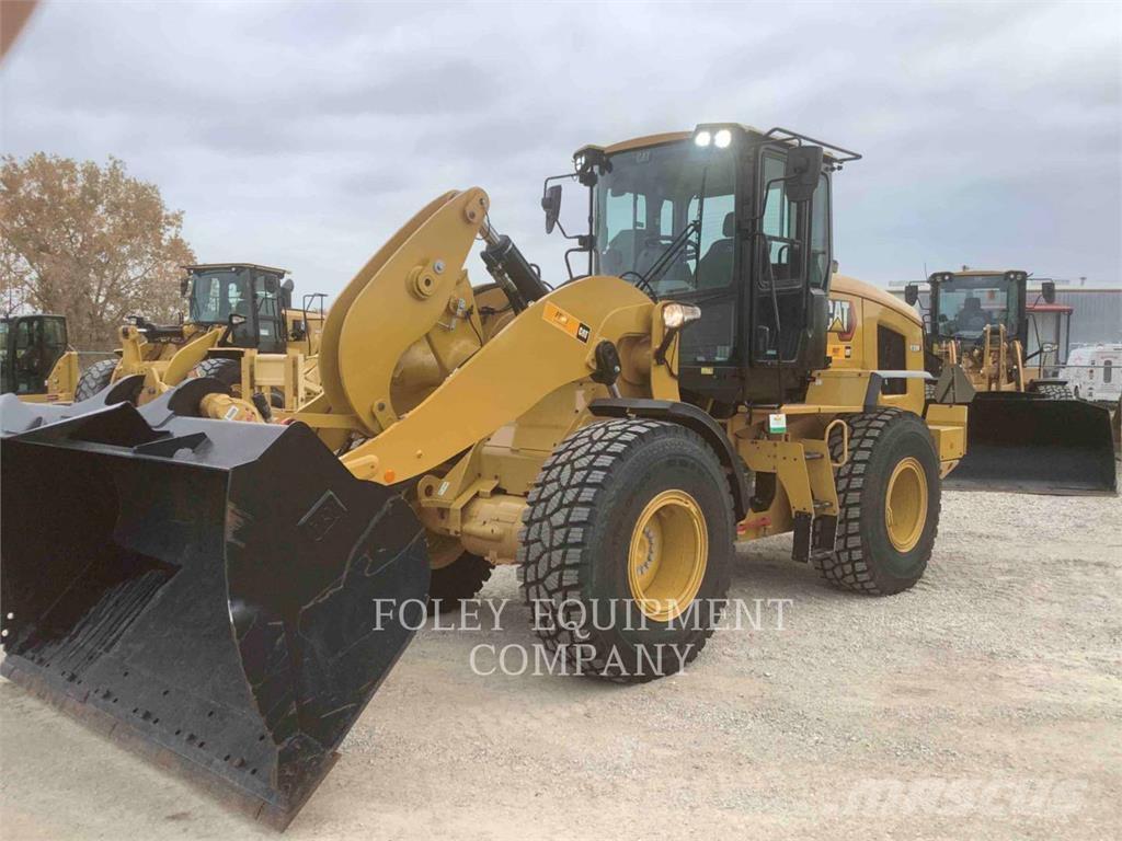 CAT 930M Rataslaadurid