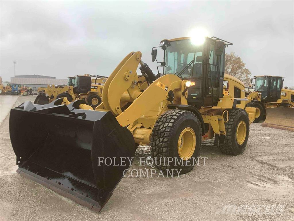 CAT 930M Rataslaadurid