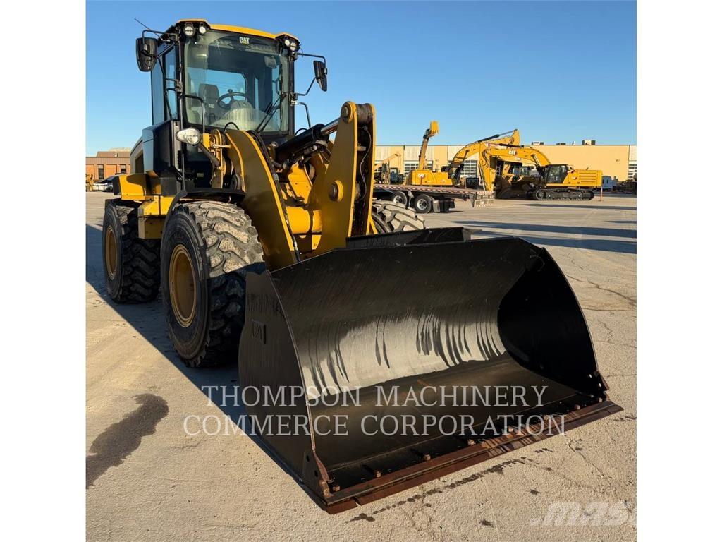 CAT 930M Rataslaadurid
