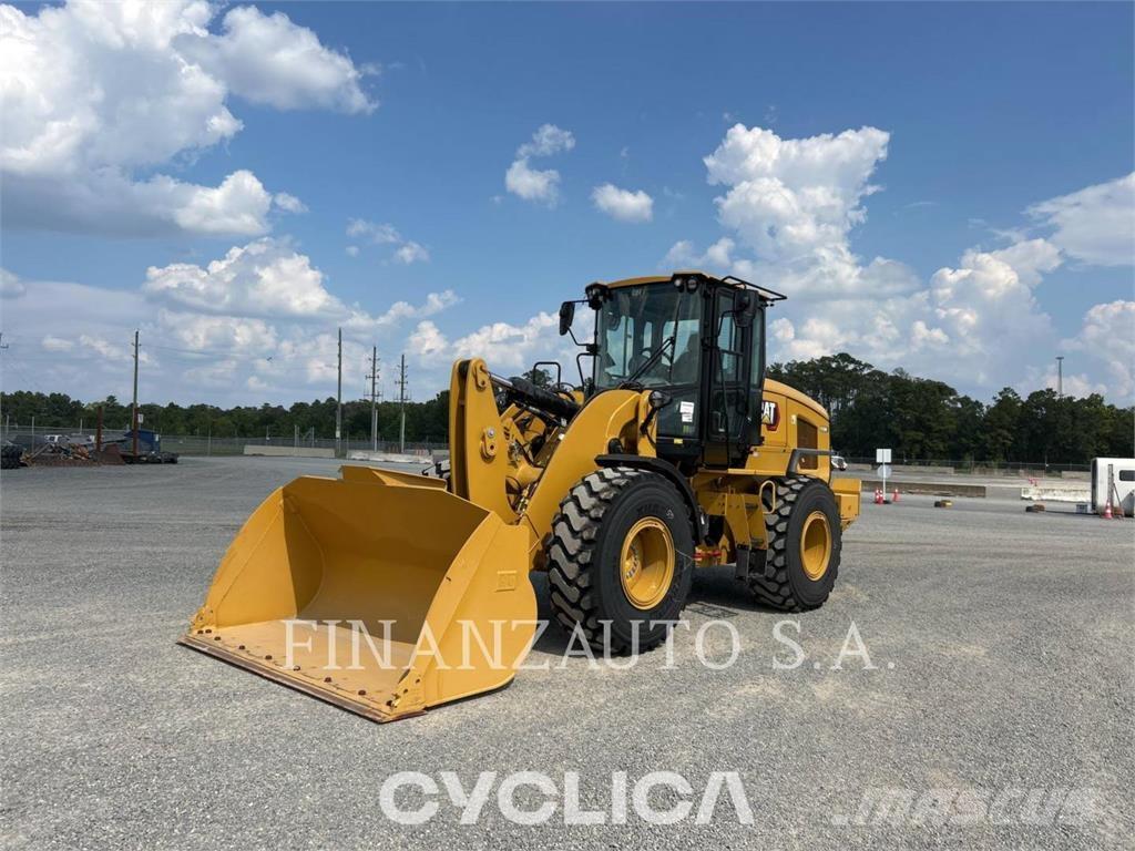 CAT 930M Rataslaadurid