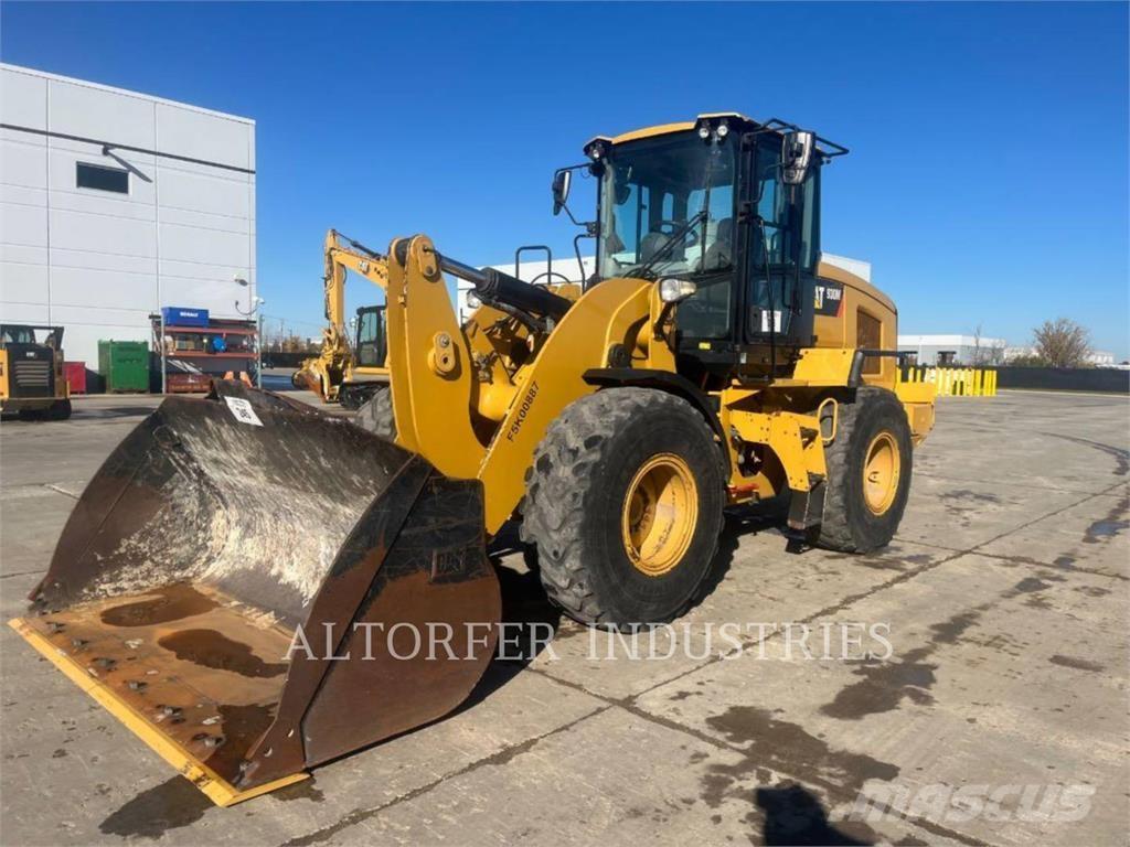 CAT 930M Rataslaadurid