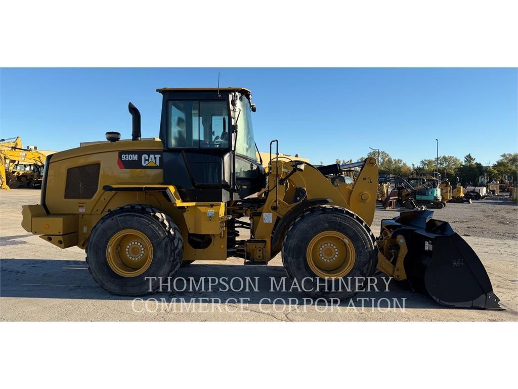 CAT 930M Rataslaadurid
