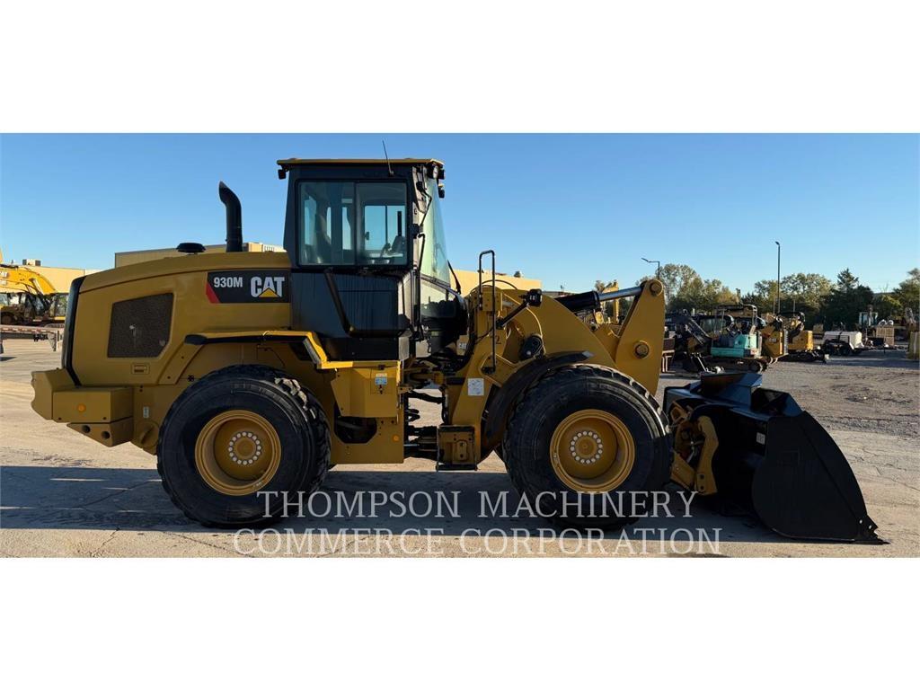 CAT 930M Rataslaadurid