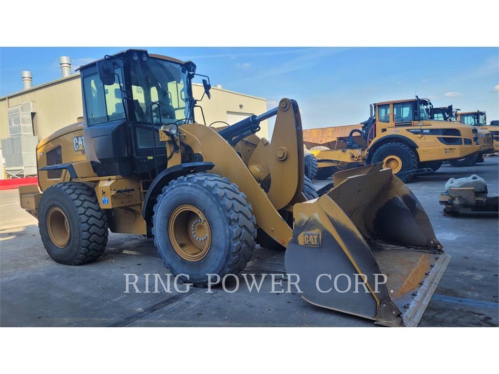 CAT 930M Rataslaadurid