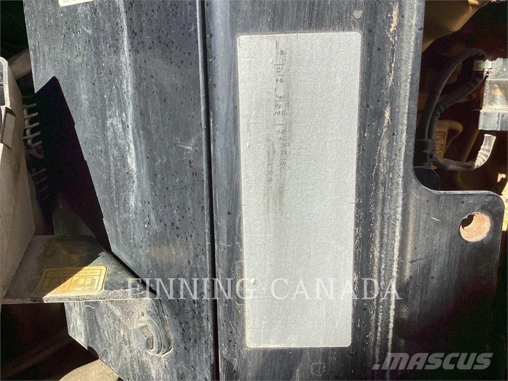 CAT 930M Rataslaadurid