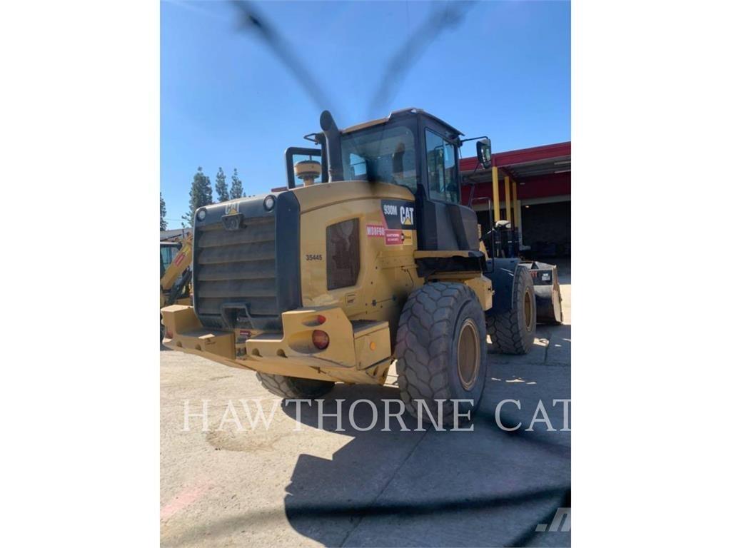 CAT 930M Rataslaadurid