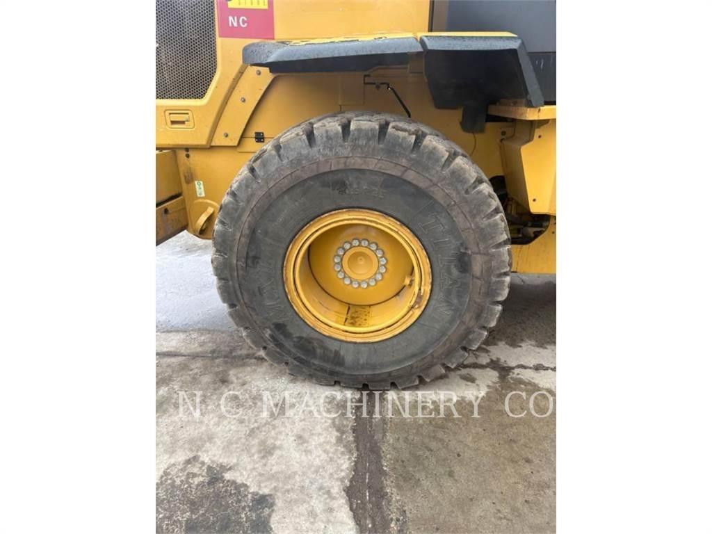 CAT 930M Rataslaadurid