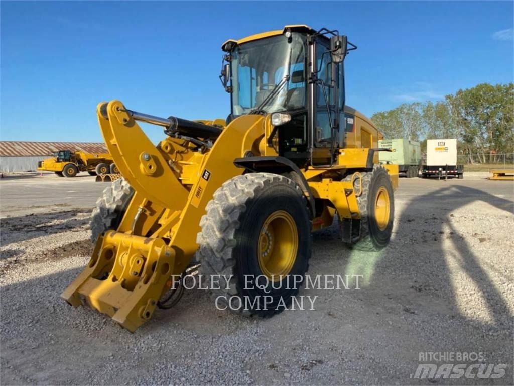 CAT 930M Rataslaadurid