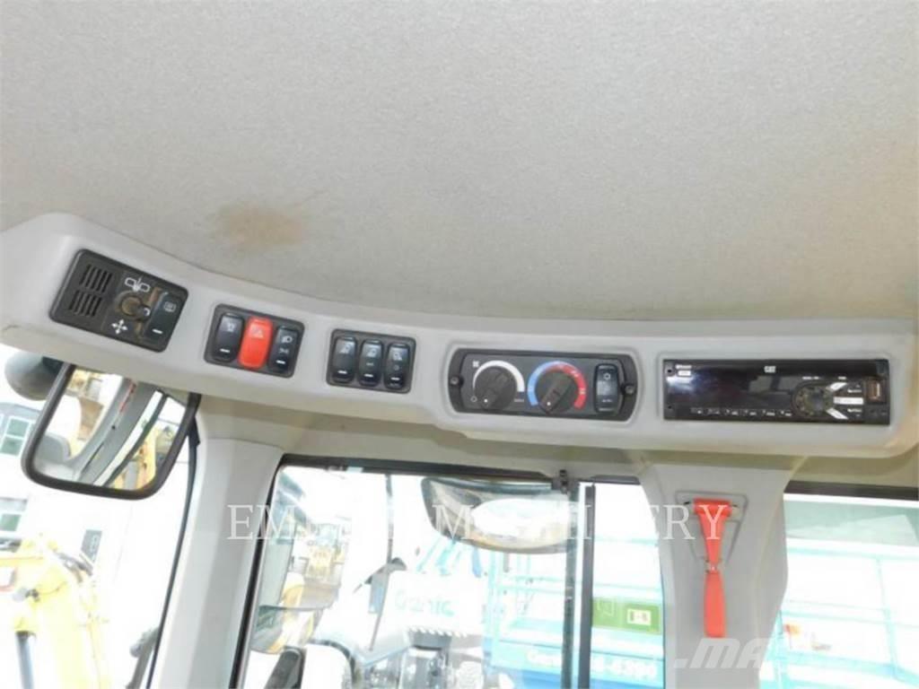 CAT 930M FC Rataslaadurid