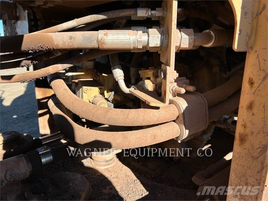 CAT 930M FC Rataslaadurid