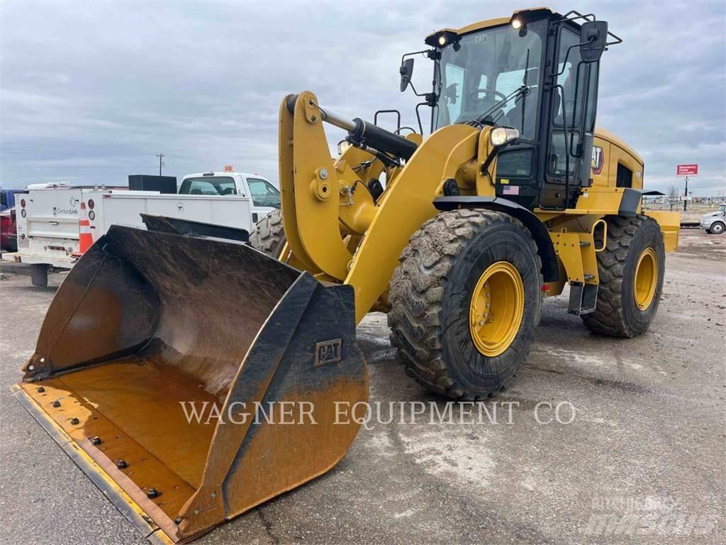 CAT 938 Rataslaadurid