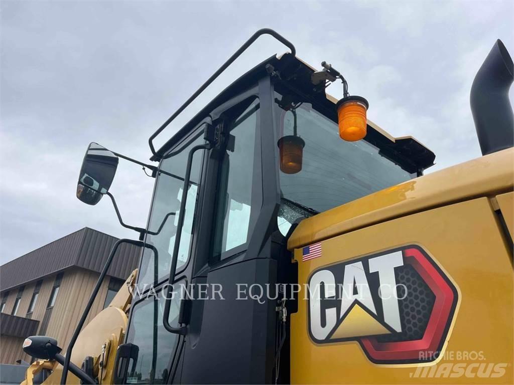 CAT 938 Rataslaadurid