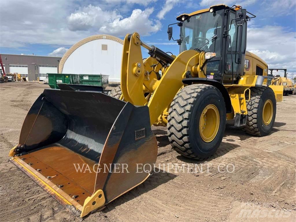 CAT 938 Rataslaadurid