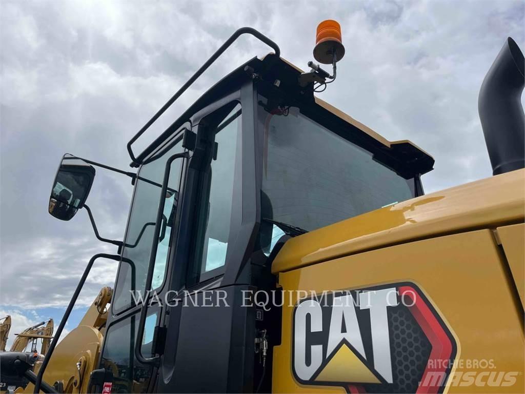 CAT 938 Rataslaadurid
