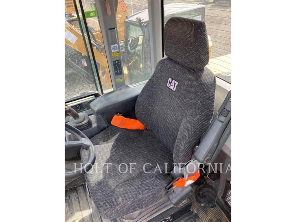 CAT 938 Rataslaadurid