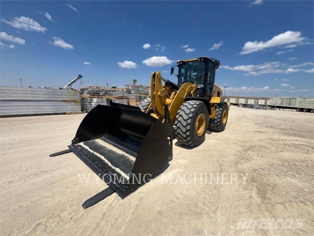 CAT 938 Rataslaadurid
