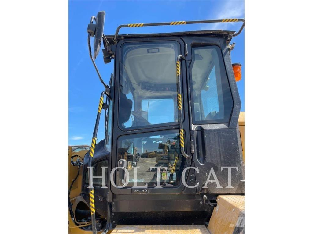 CAT 938 QC Rataslaadurid