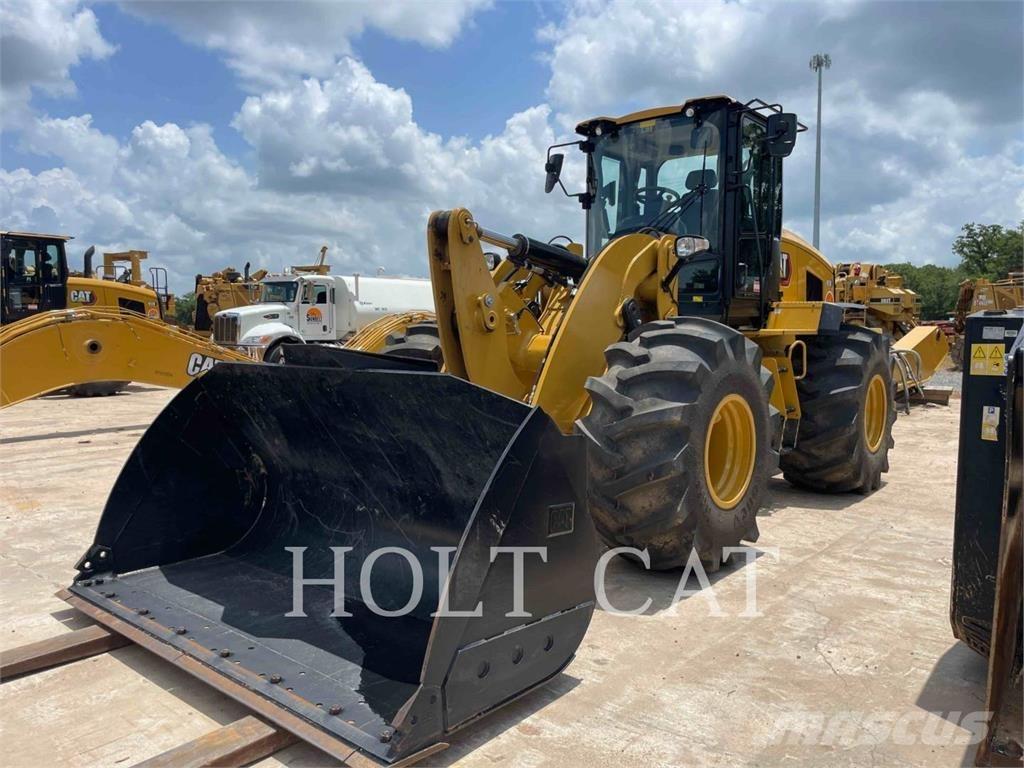CAT 93814 Rataslaadurid