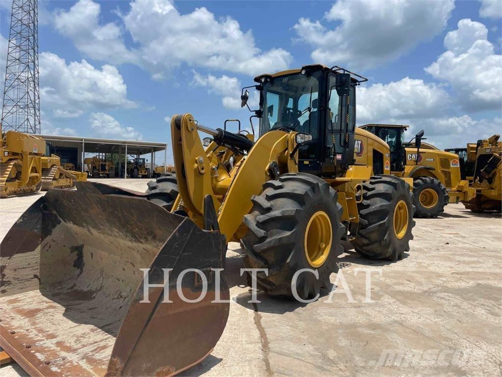 CAT 93814 Rataslaadurid