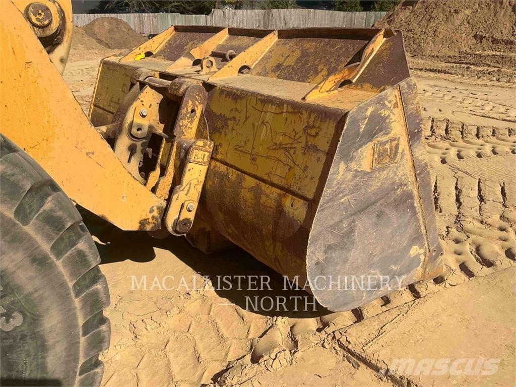 CAT 938H Rataslaadurid