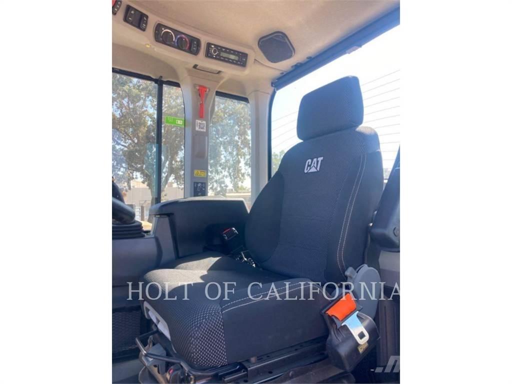 CAT 938M Rataslaadurid