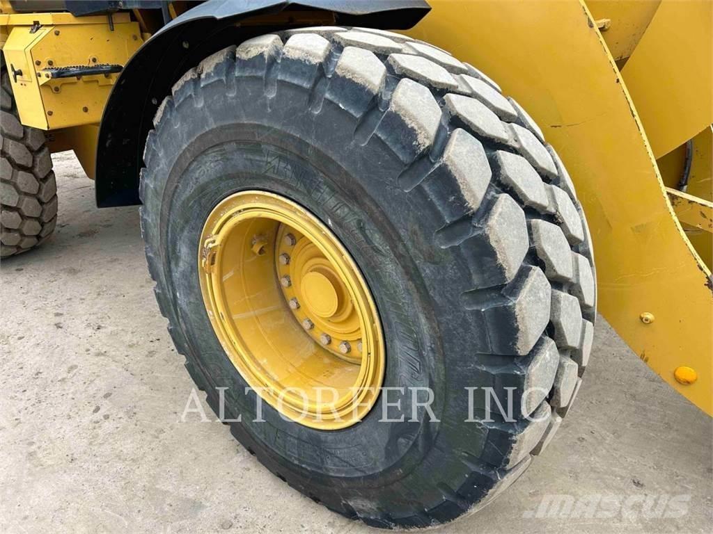 CAT 938M Rataslaadurid
