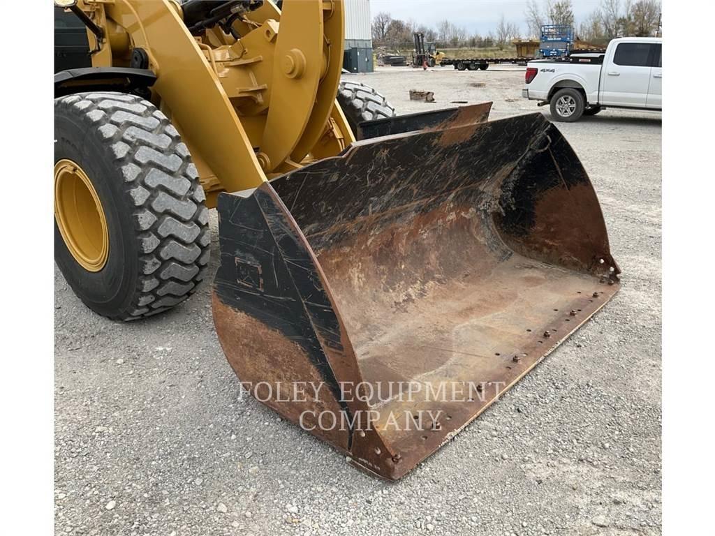 CAT 938M Rataslaadurid